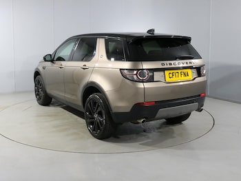 Used Land Rover Discovery Sport 2017 for sale - 76980981: Photo