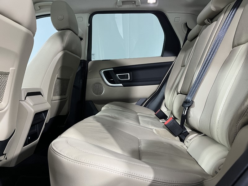 Used Land Rover Discovery Sport 2017 for sale - 76980981: Photo 33