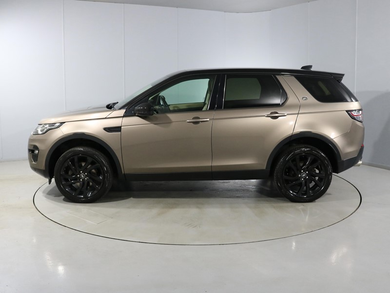 Used Land Rover Discovery Sport 2017 for sale - 76980981: Photo 45
