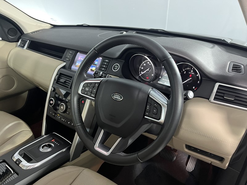 Used Land Rover Discovery Sport 2017 for sale - 76980981: Photo 6