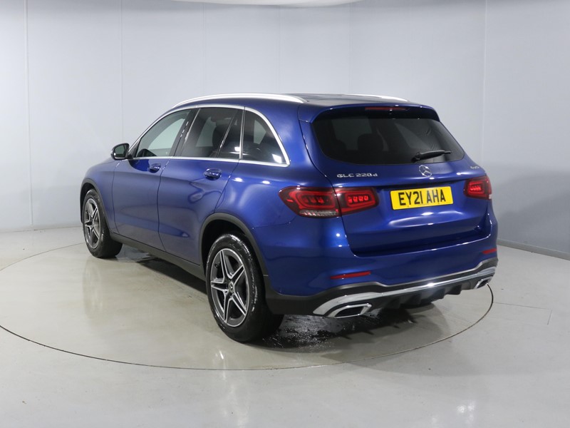 Used Mercedes-Benz GLC 2021 for sale - 76981779: Photo 2