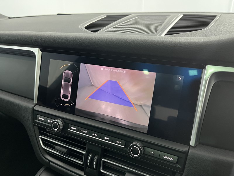 Used Porsche Macan 2020 for sale - 76981547: Photo 19