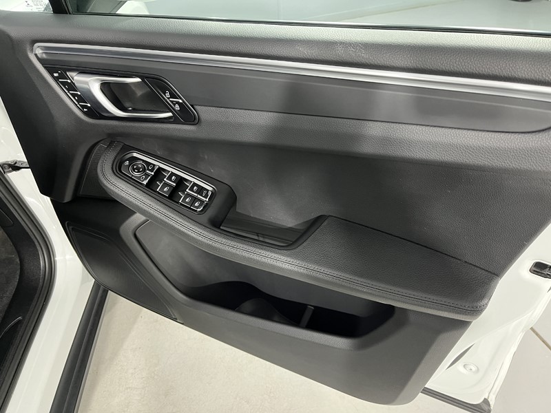 Used Porsche Macan 2020 for sale - 76981547: Photo 21