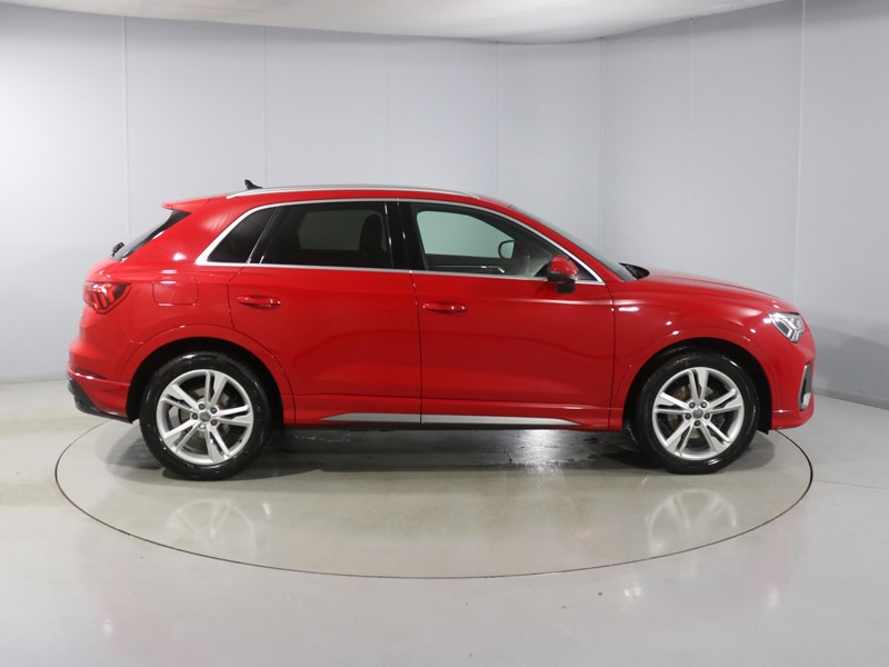 Used Audi Q3 2019 for sale - 76981934: Photo 3