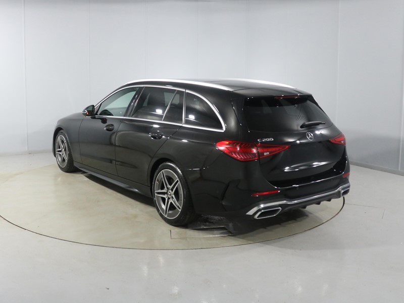 Used Mercedes-Benz C Class 2022 for sale - 76982392: Photo 2