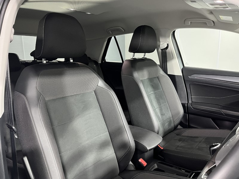 Used Volkswagen T-Roc 2022 for sale - 76982052: Photo 11