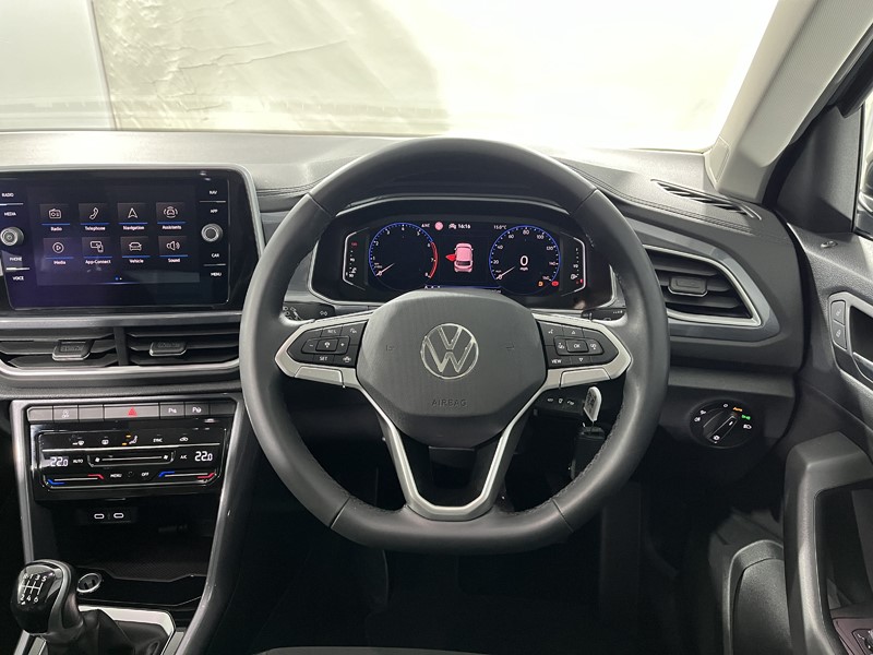 Used Volkswagen T-Roc 2022 for sale - 76982052: Photo 5