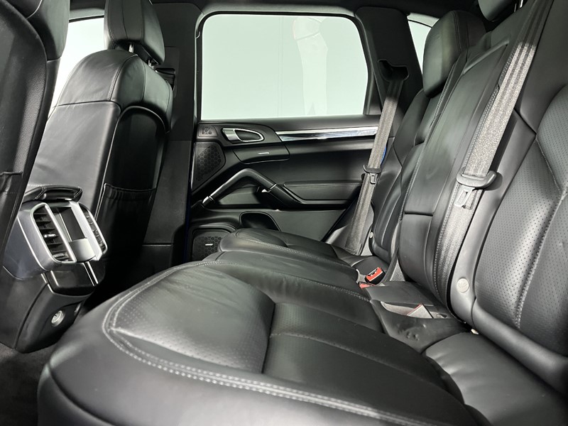 Used Porsche Cayenne 2017 for sale - 77848207: Photo 36