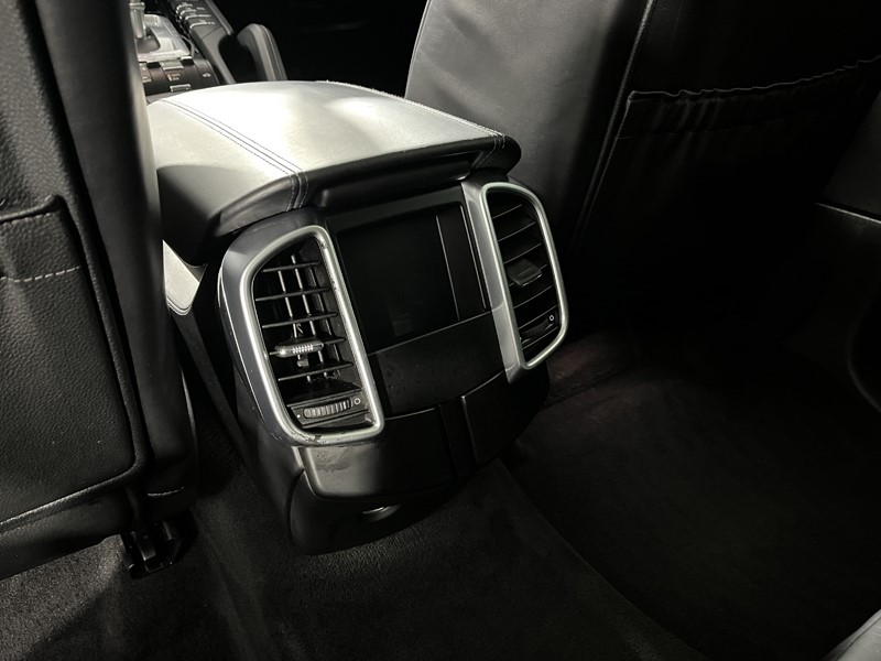 Used Porsche Cayenne 2017 for sale - 77848207: Photo 39