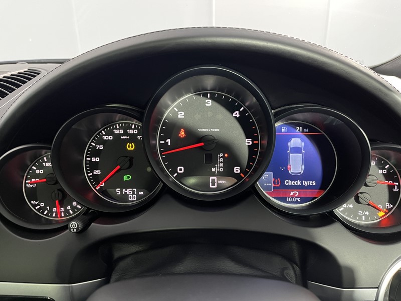 Used Porsche Cayenne 2017 for sale - 77848207: Photo 9