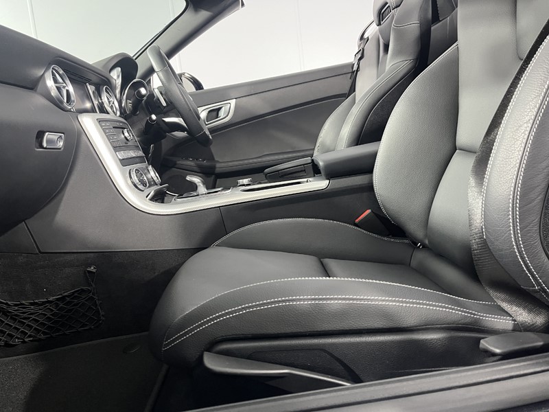 Used Mercedes-Benz SLC 2017 for sale - 76981679: Photo 30