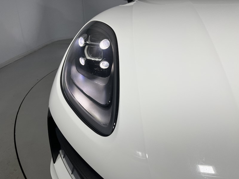 Used Porsche Macan 2020 for sale - 77245243: Photo 40