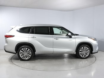 Used Toyota Highlander 2021 for sale - 78108871: Photo