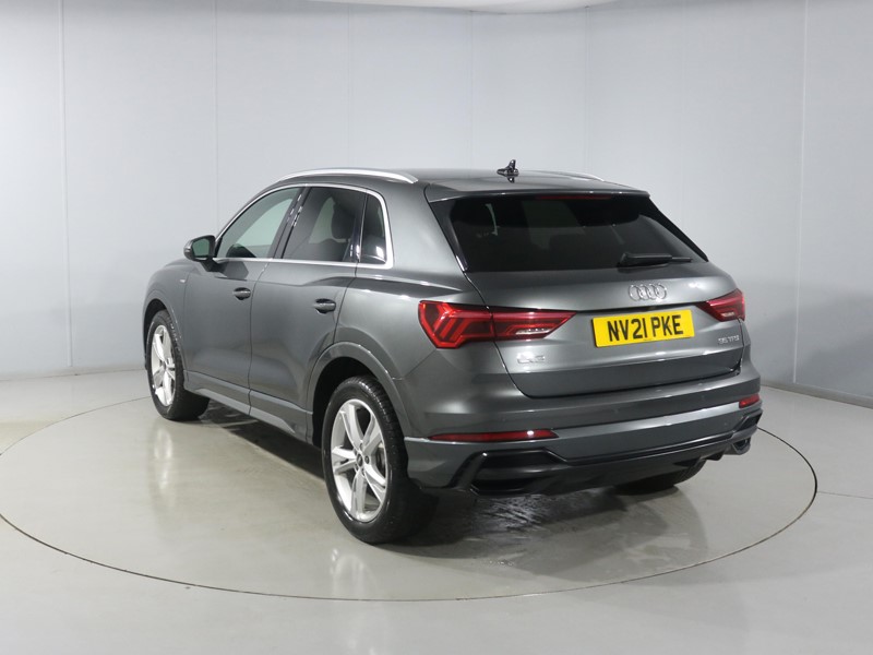 Used Audi Q3 2021 for sale - 76981451: Photo 2