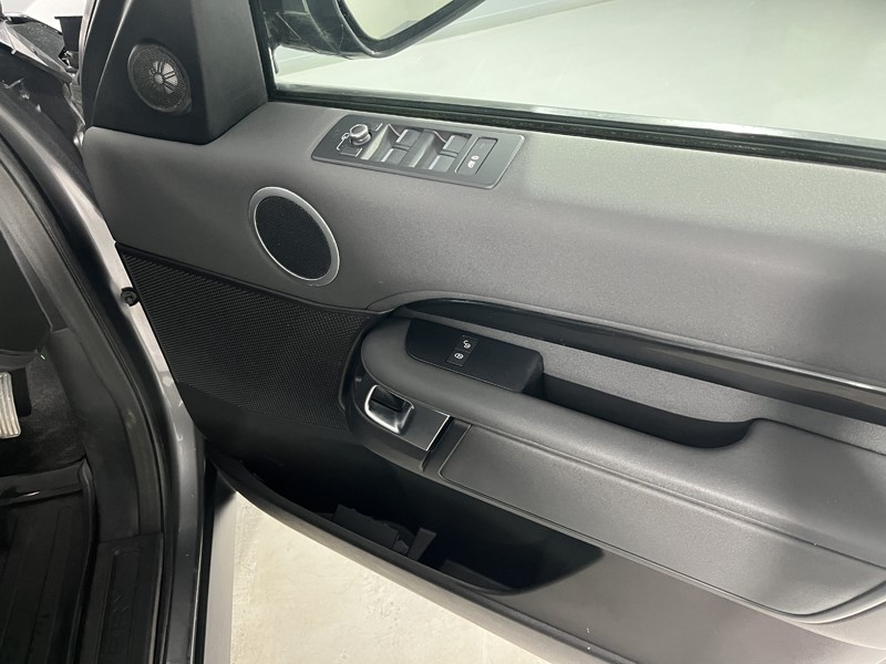 Used Land Rover Discovery 2018 for sale - 77170634: Photo 21