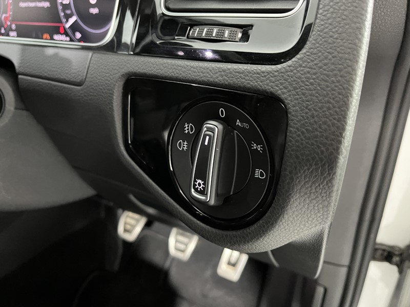 Used Volkswagen Golf 2019 for sale - 77545415: Photo 21