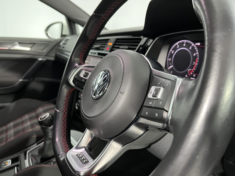 Used Volkswagen Golf 2019 for sale - 77545415: Photo 22