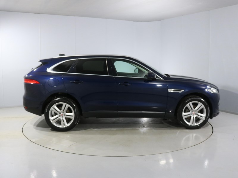 Used Jaguar F-Pace 2020 for sale - 77930977: Photo 3