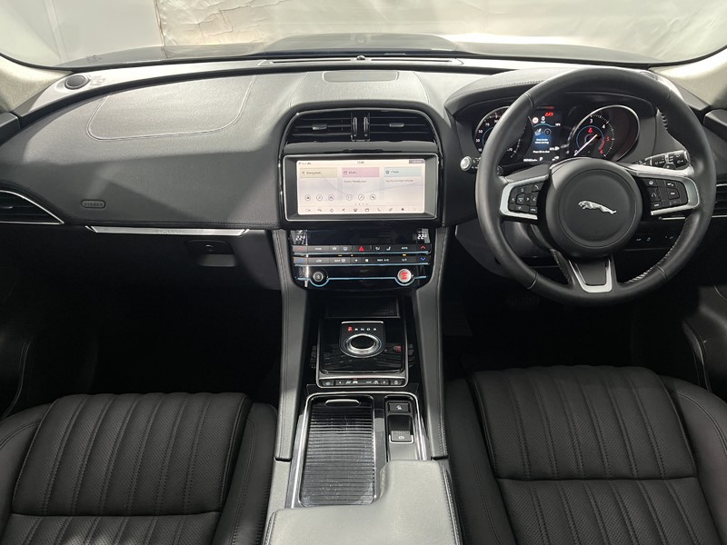 Used Jaguar F-Pace 2020 for sale - 77930977: Photo 4
