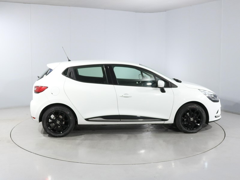 Used Renault Clio 2019 for sale - 77589850: Photo 4