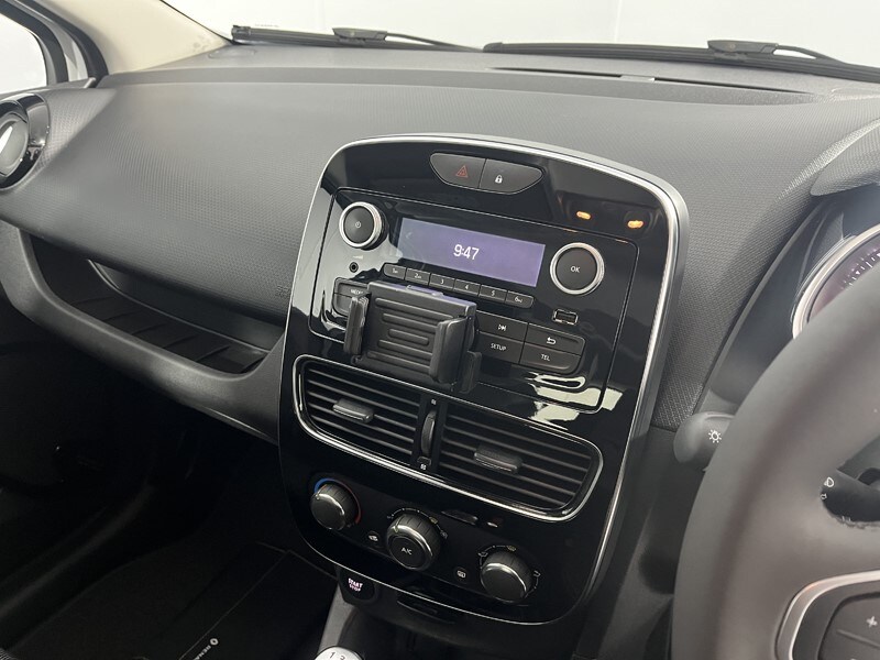 Used Renault Clio 2019 for sale - 77589850: Photo 9