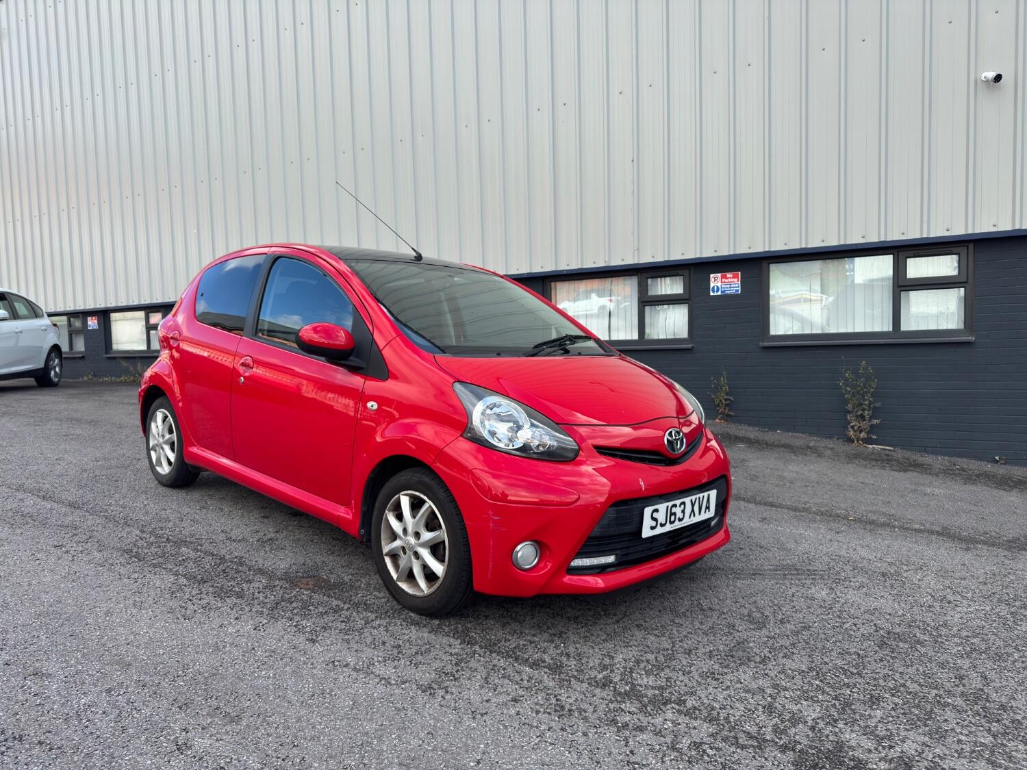 Used Toyota AYGO 2013 for sale - 76799098: Photo 12