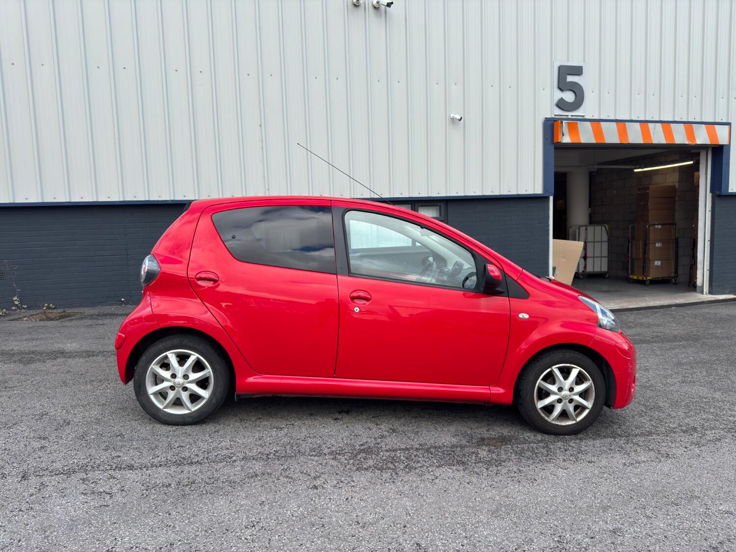 Used Toyota AYGO 2013 for sale - 76799098: Photo 16