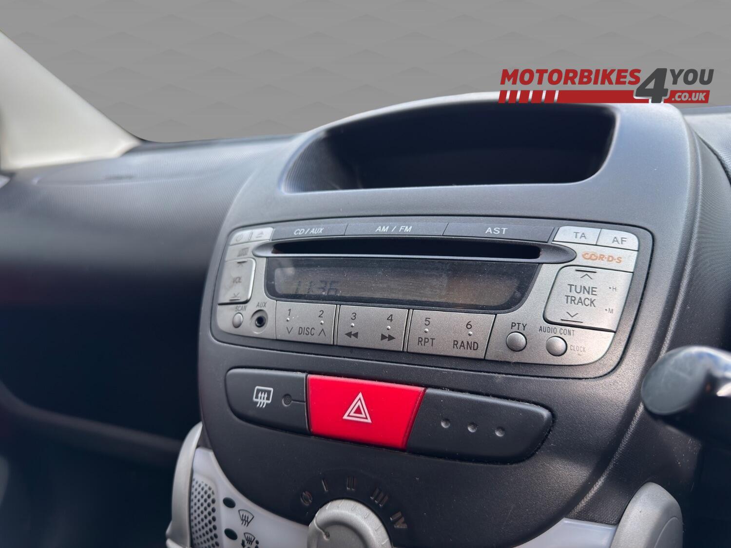 Used Toyota AYGO 2013 for sale - 76799098: Photo 8