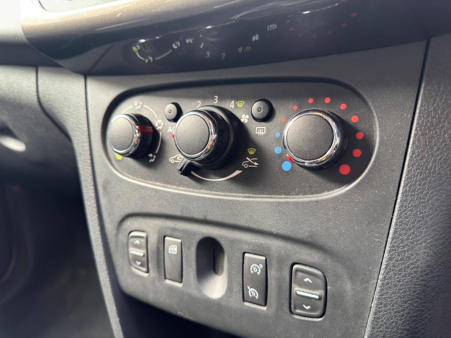 Used Dacia Sandero Stepway 2013 for sale - 76799102: Photo 25