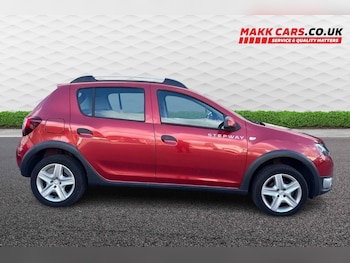 Used Dacia Sandero Stepway 2013 for sale - 76799102: Photo