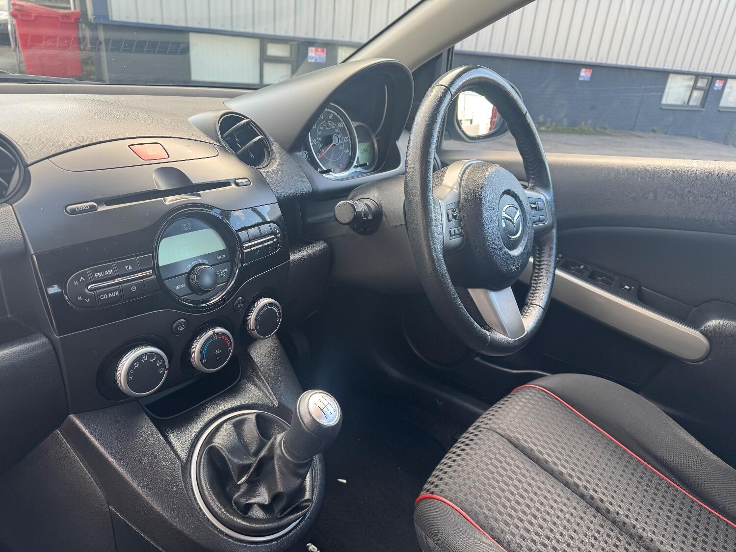 Used Mazda Mazda2 2011 for sale - 76799121: Photo 8