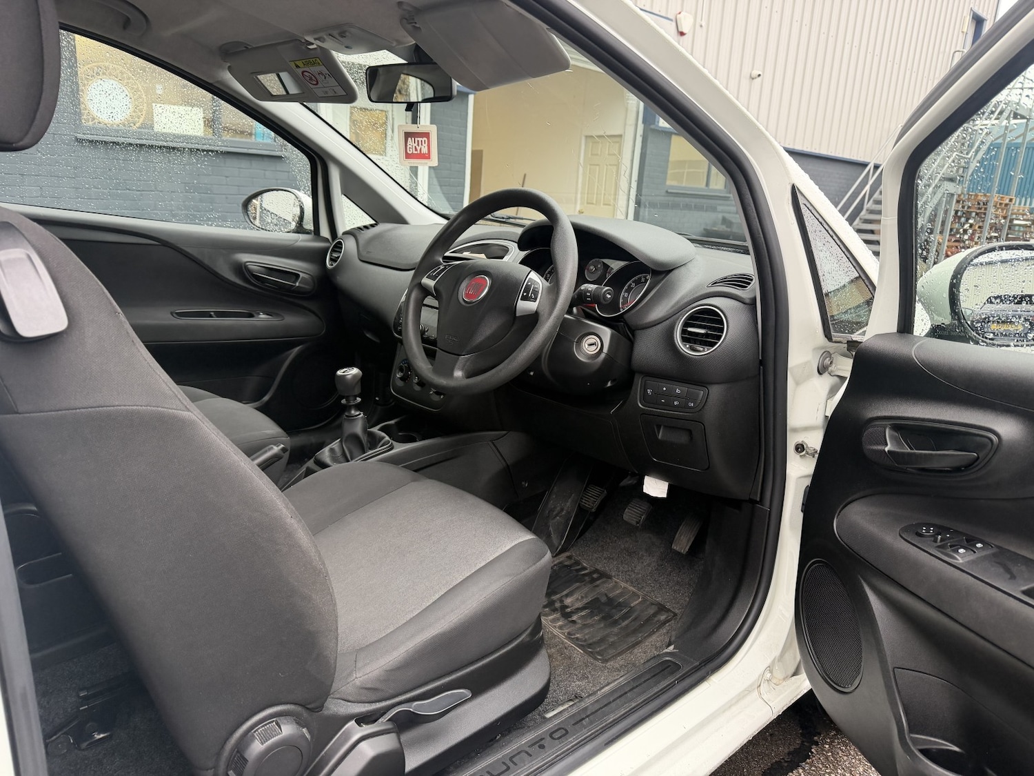 Used Fiat Punto 2015 for sale - 76884795: Photo 9