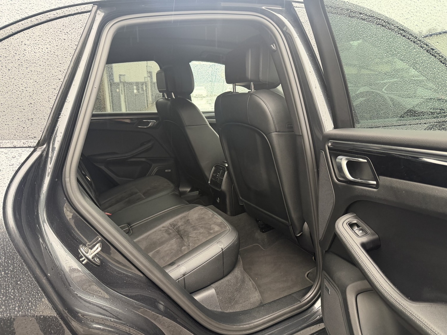 Used Porsche Macan 2021 for sale - 77545284: Photo 11