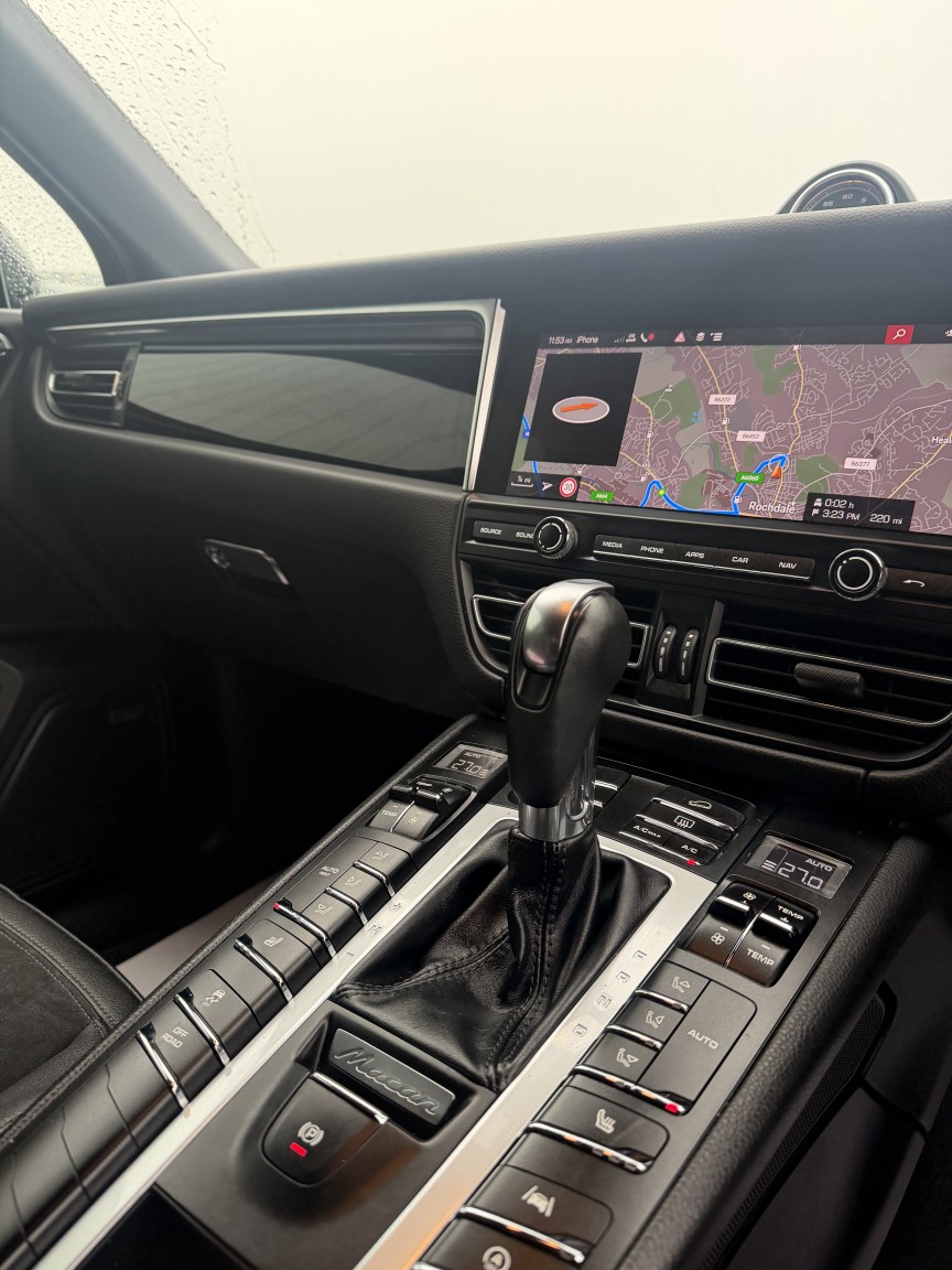 Used Porsche Macan 2021 for sale - 77545284: Photo 21