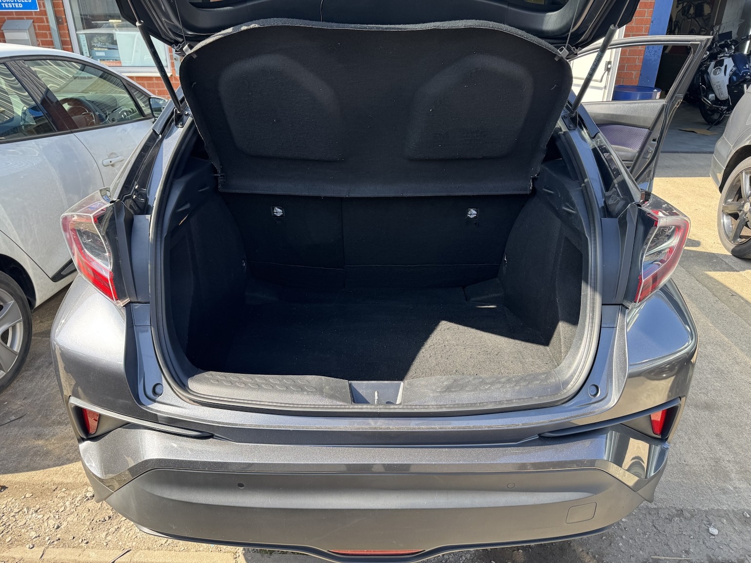 Used Toyota C-HR 2017 for sale - 78183002: Photo 26