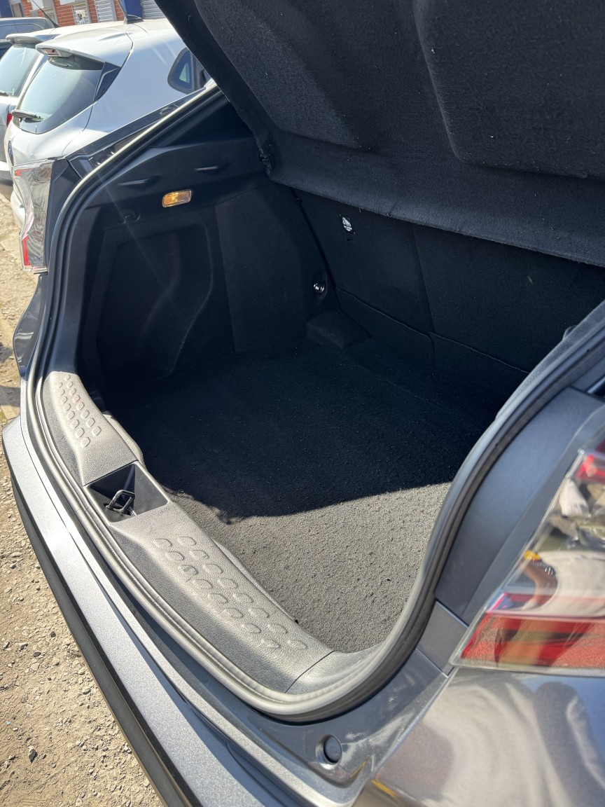 Used Toyota C-HR 2017 for sale - 78183002: Photo 27