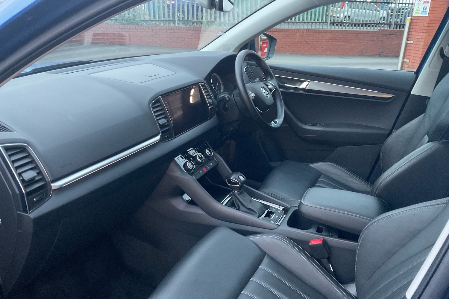 Used Skoda Karoq 2021 for sale - 76977527: Photo 2