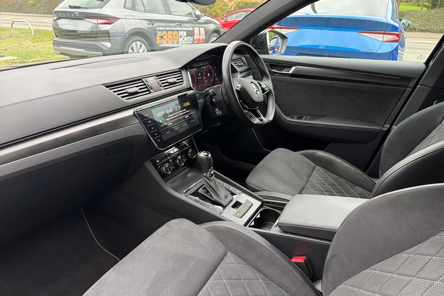 Used Skoda Superb 2024 for sale - 76678719: Photo 2