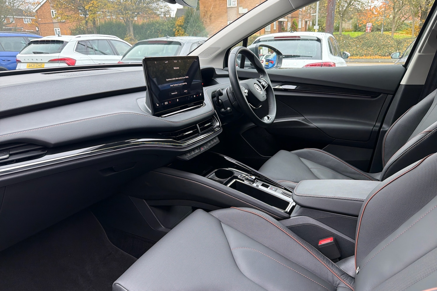 Used Skoda Enyaq 2024 for sale - 76772860: Photo 2