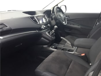 Used Honda CR-V 2018 for sale - 76216640: Photo 2
