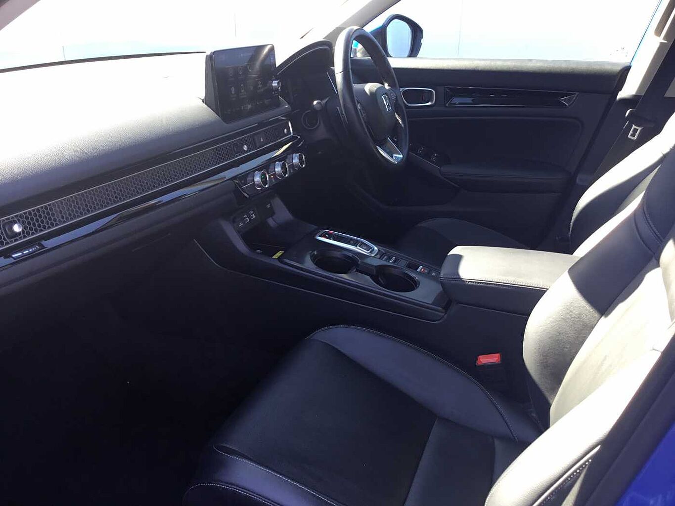 Used Honda Civic 2023 for sale - 75721619: Photo 2