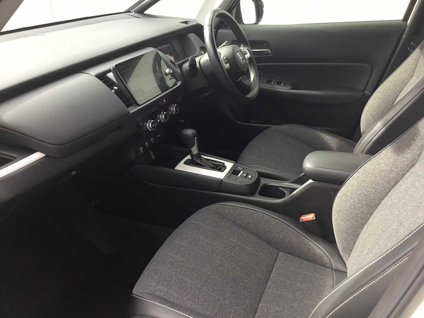 Used Honda Jazz 2023 for sale - 76073770: Photo 2