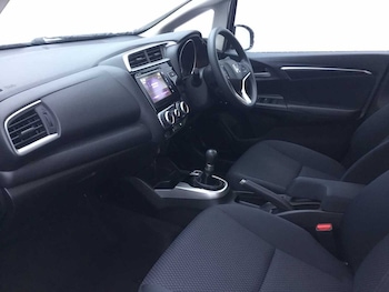 Used Honda Jazz 2018 for sale - 76837667: Photo