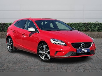 Used Volvo V40 2019 for sale - 79449287: Photo