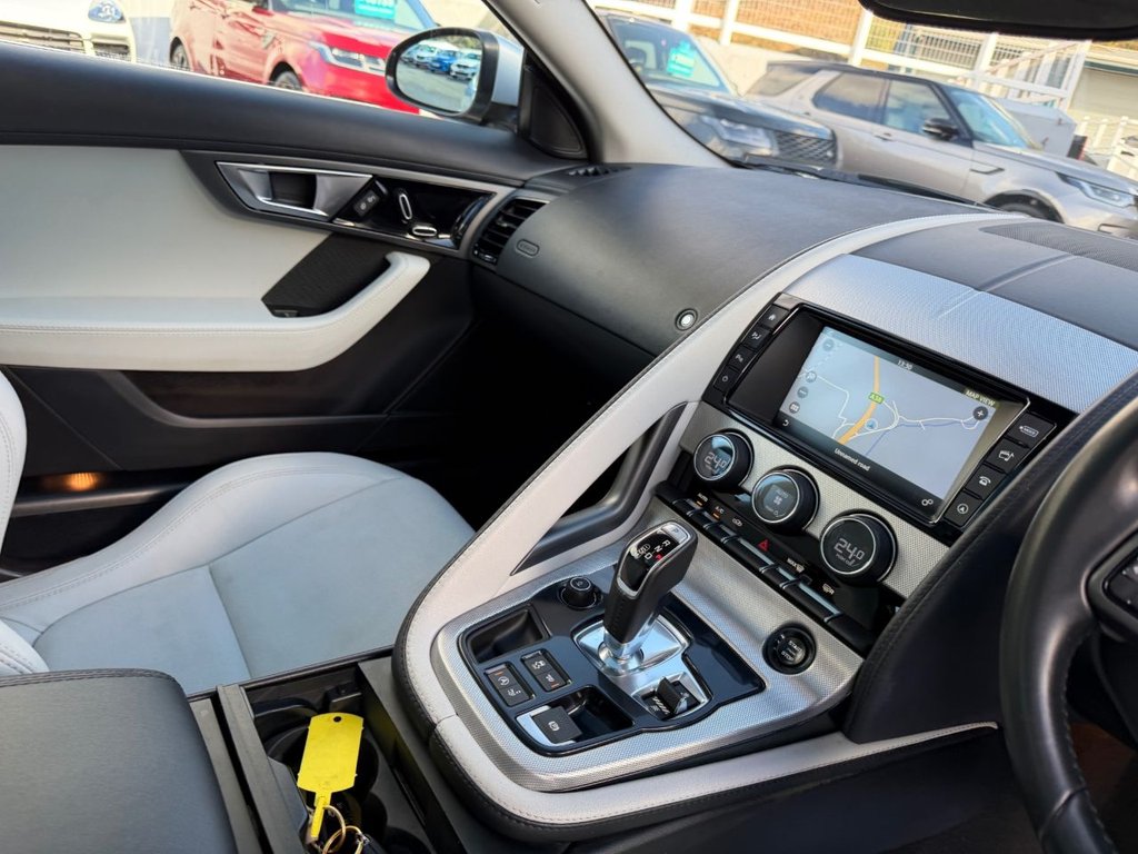 Used Jaguar F-Type 2016 for sale - 76698421: Photo 12