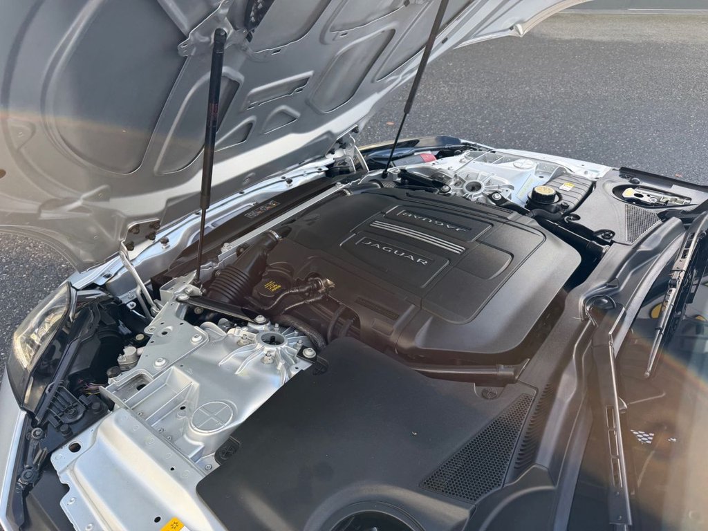 Used Jaguar F-Type 2016 for sale - 76698421: Photo 21