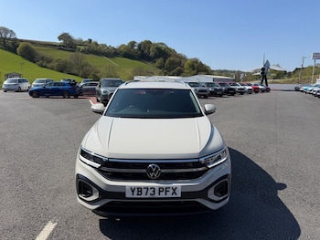 Used Volkswagen T-Roc 2023 for sale - 78401042: Photo