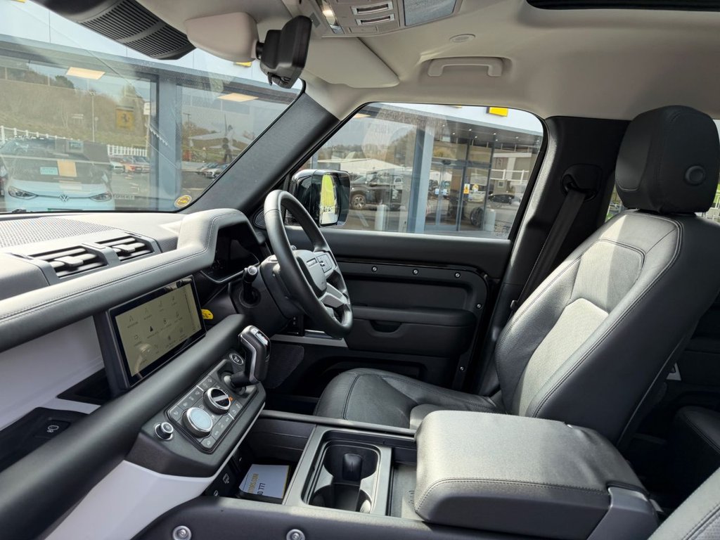 Used Land Rover Defender 2024 for sale - 77991128: Photo 21