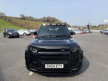 Used Land Rover Defender 2024 for sale - 77991128: Photo