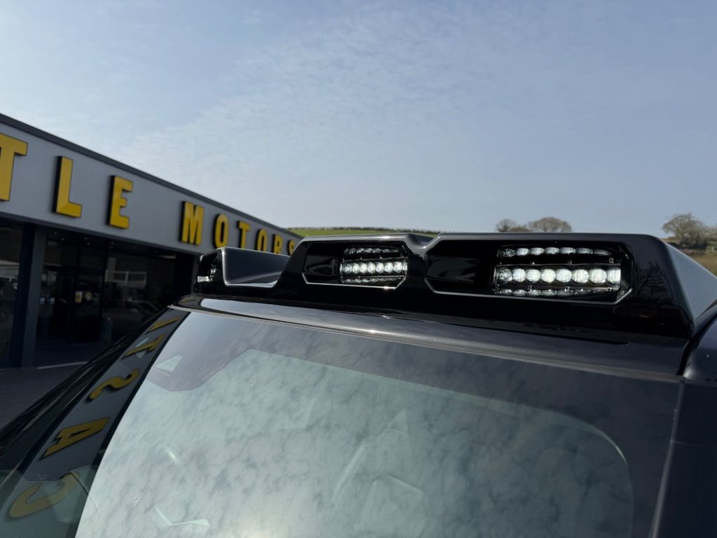 Used Land Rover Defender 2024 for sale - 77991128: Photo 32